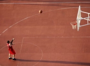 开云官网-湖人横扫掘金，杰伦·布朗三分雨点燃全场