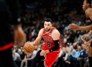 开云棋牌-美国男篮轻取意大利男篮，拉文打破历史纪录的简单介绍