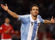 开云棋牌试玩-伊萨克一剑封喉，英格兰惊险过关—北欧神锋让智利人的坚持化为泡影