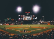 开云棋牌-王权独尊，雄鹿踏碎纽约城墙，布克挥洒统治之光