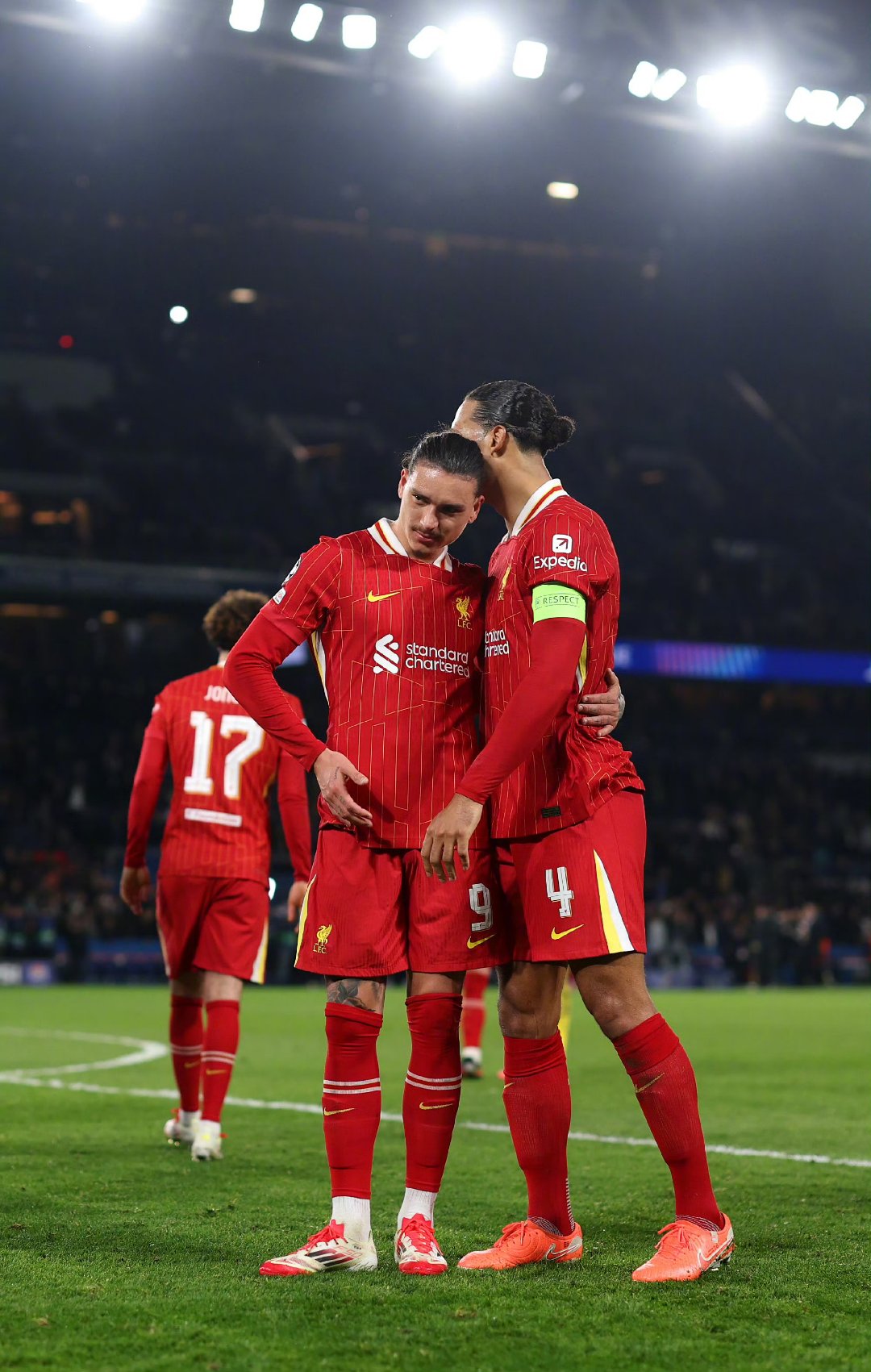 利物浦客场逆袭,小组出线希望重燃 利物浦客场逆袭,小组出线希望重燃